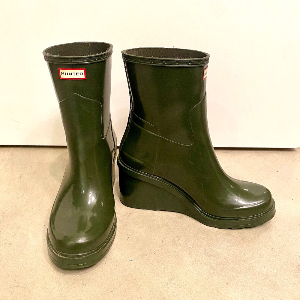 Hunter wedge rain boots